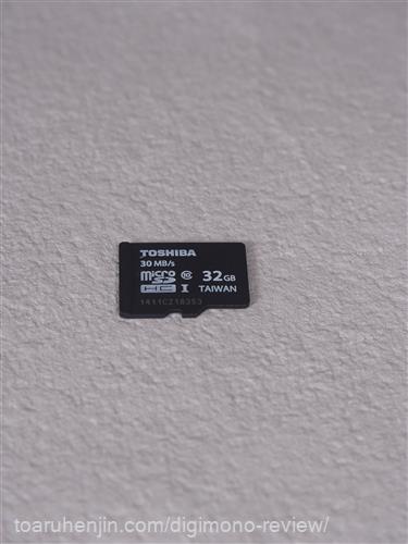 東芝 microSDHC 32GB 2